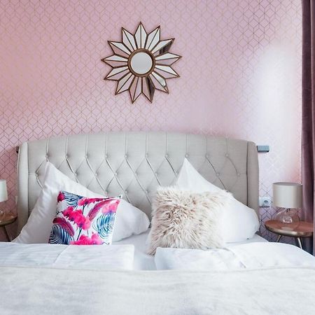 Pastel Art Deco 3Bdr Ruterra Apt Прага Екстериор снимка