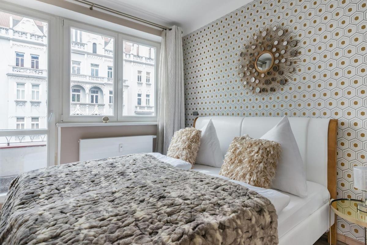 Pastel Art Deco 3Bdr Ruterra Apt Прага Екстериор снимка