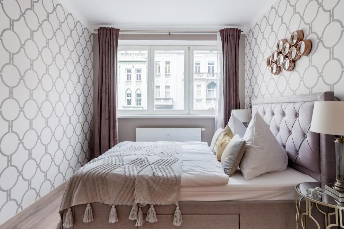 Pastel Art Deco 3Bdr Ruterra Apt Прага Екстериор снимка