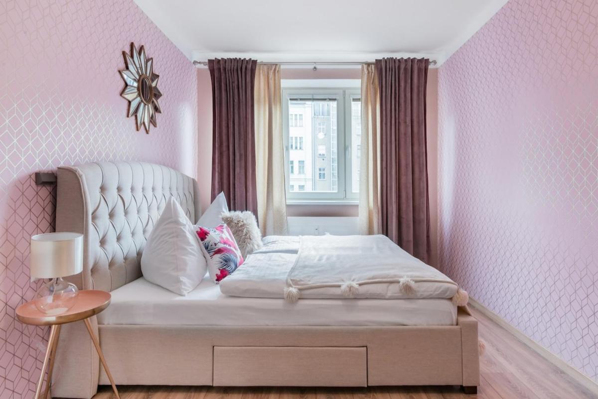 Pastel Art Deco 3Bdr Ruterra Apt Прага Екстериор снимка